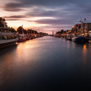 Alter Strom von Warnemünde zur blauen Stunde - Lichterfahrten