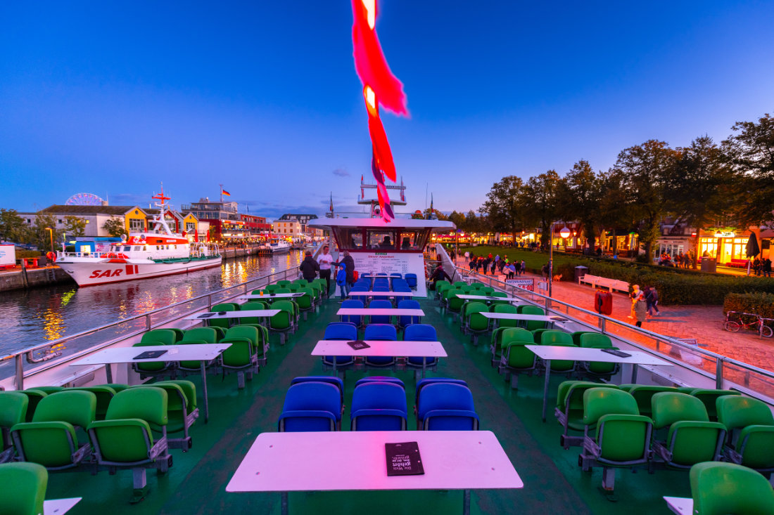 Fahrgastschiff Warnow Star am Alten Strom - Lichterfahrten